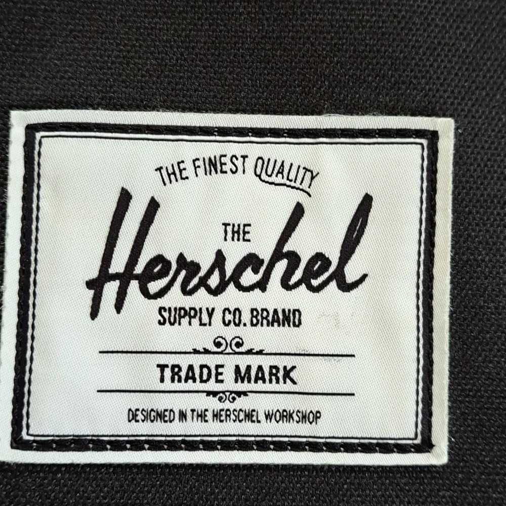 NWOT Herschel Unisex‎ Black Nylon Duffle/Overnight/Travel/Gym Tote Bag Logo